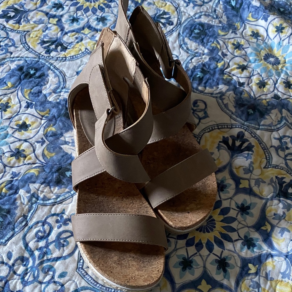Adrienne Vittadini Taupe Sandals